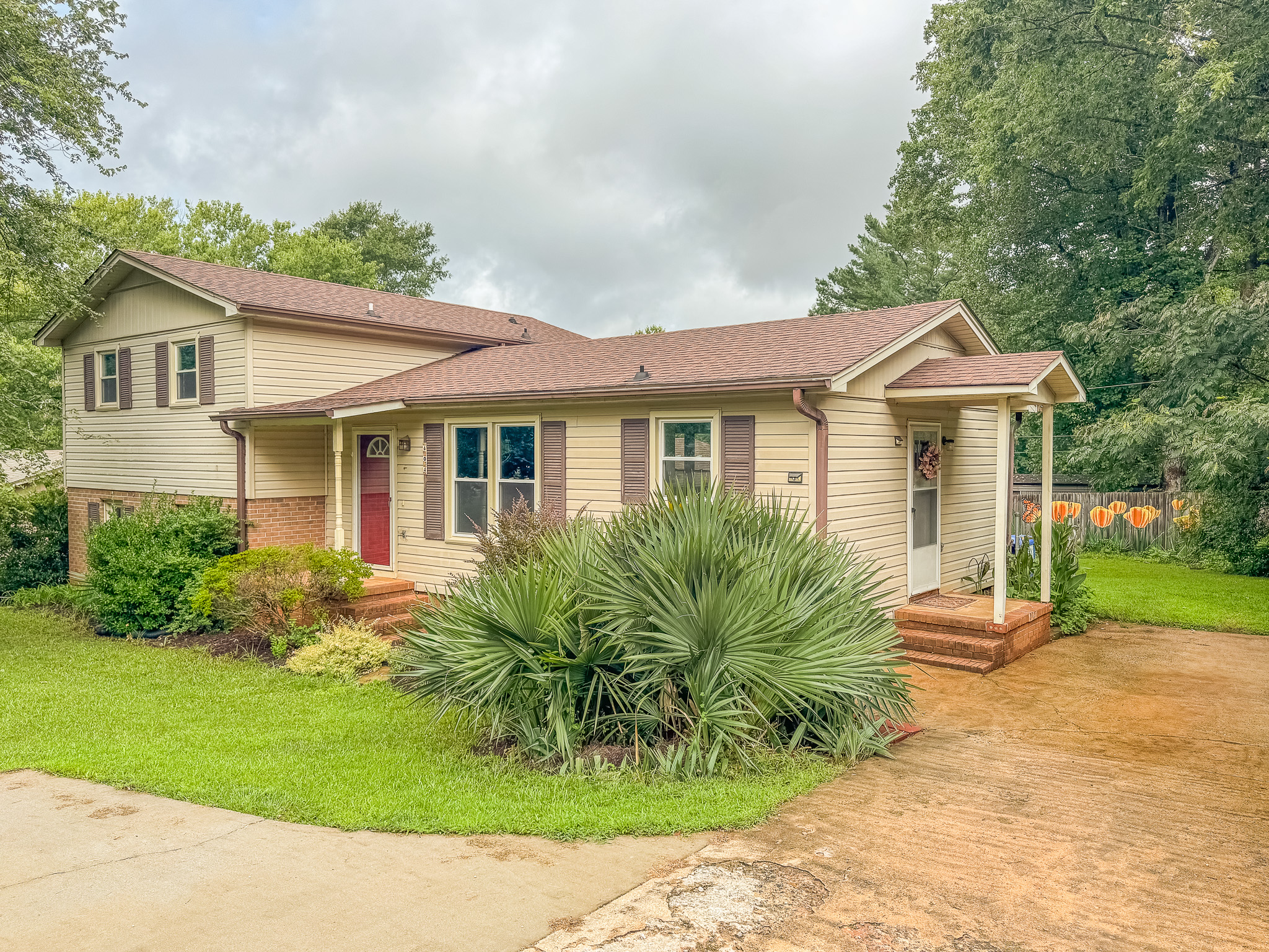 404 McElhaney Road